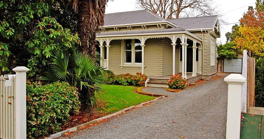 Picture of exterior of typical New Zealand villa