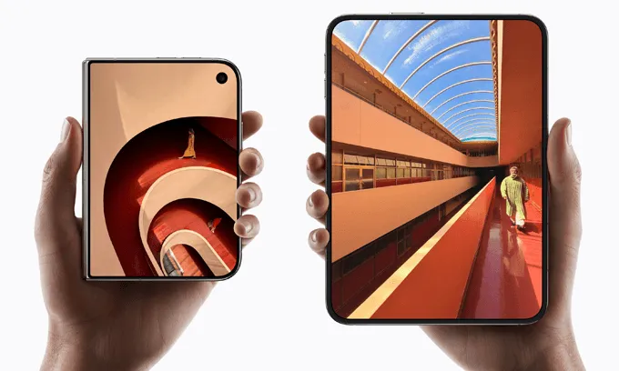iPhone Duo in hand