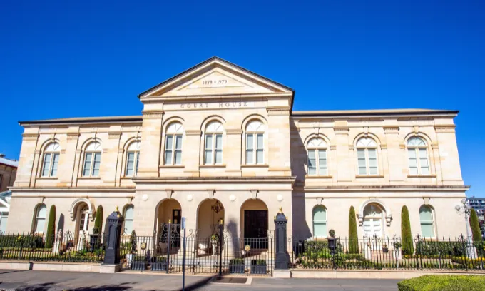 Courthouse in Toowoomba, very sunny day